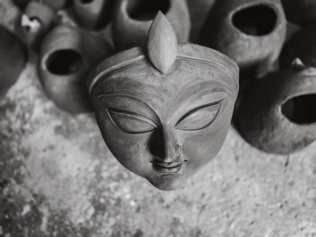 As Máscaras de Deus e a Sombra do Salvador